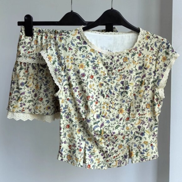 Reformation Valetta Two Piece - Yasmeen - Picture 6 of 10